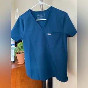 Women’s Figs Catarina one pocket scrub top, XS dark harbor